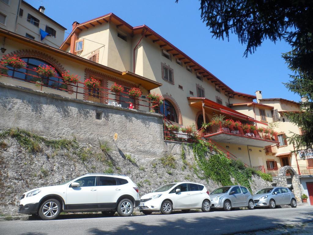 Grotta Dei Colombi Hotel Scanno Ngoại thất bức ảnh